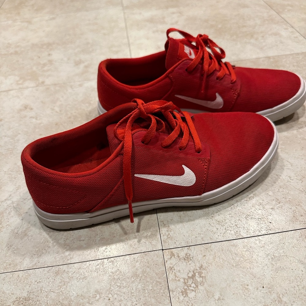 Nike Men’s Portmore Ultralight size 6.5